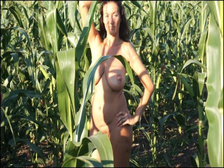 21ChristinaVentura – Corn field nudity (manyvids) naked, Public Nudity