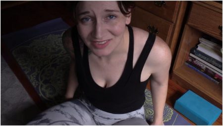 Spying on Mom’s Yoga Practice HD Porn Stream